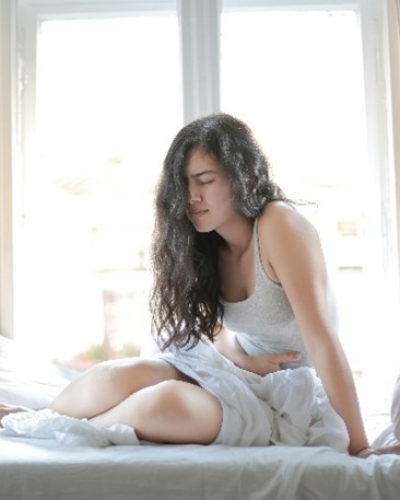 괴로운 생리통, 도움되는 영양제가 있을까?